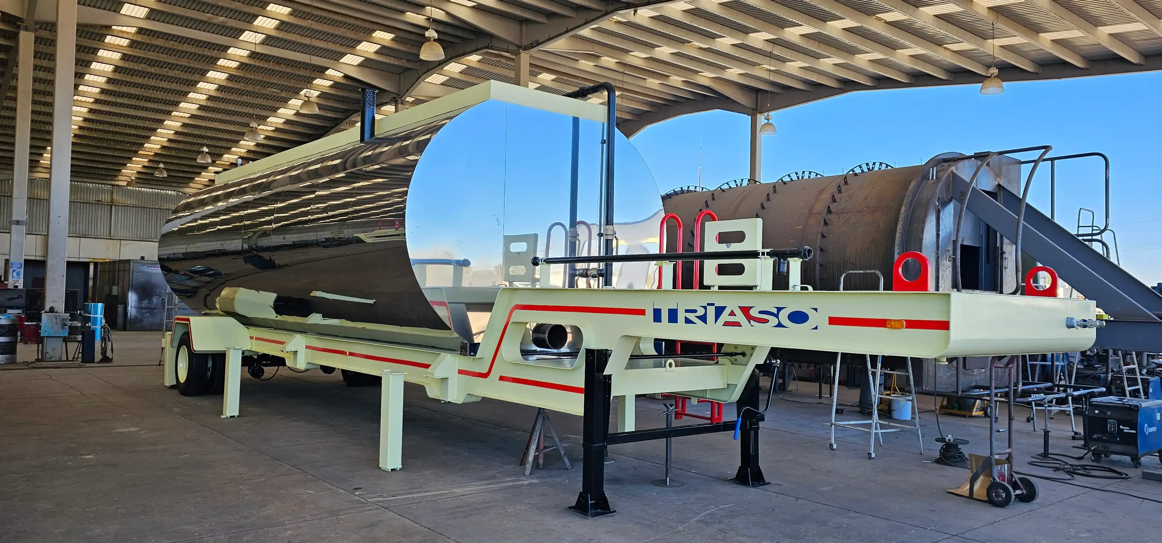 Image of an Asphalt Storage Tank inside the production facility
